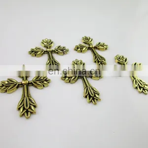 Religious Antique Gold Metal Medal Leaf Cross thumbnail-3