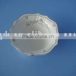 Elegant Porcelain Snake Dish thumbnail-1