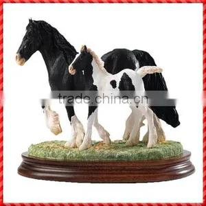 Border Art Decor Classic Design Mare and Foal thumbnail-1