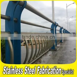 Outdoor Floor Mounting Stainless Steel Highway Aluminum Guardrail thumbnail-1