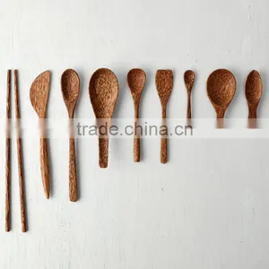 Natural Coconut Wood Serving Cutlery Set thumbnail-1