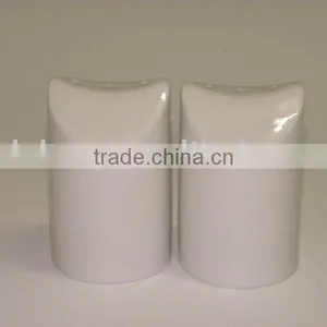 Porcelain Salt and Pepper Shaker thumbnail-1