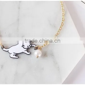 Enamel Cat Catching the Ball Bracelet Metal Cat Pearl Bead Charm Gold Chain Bracelet thumbnail-4