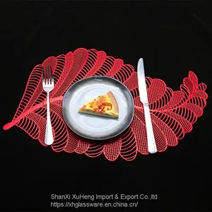 New Leaf Shape Plastic Placemats Colored Metallic Dining Table Mats Wholesale thumbnail-3