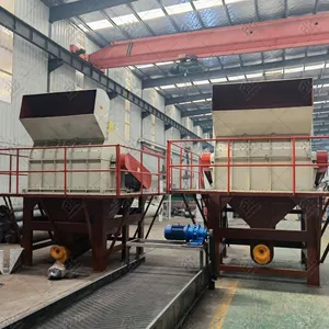 Huge Capacity Peanut Shell Sawdust Powder Making Machine thumbnail-2