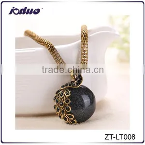 Fashion Peacock Design Gold Alloy Necklace thumbnail-1