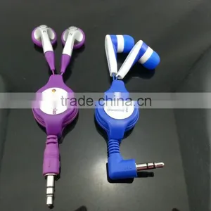 Earphones With Retractable Cord thumbnail-1