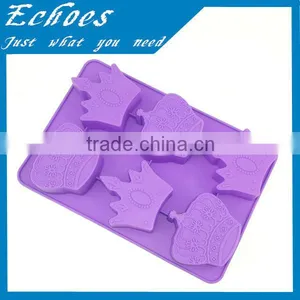 Crown Muffin Pan thumbnail-1