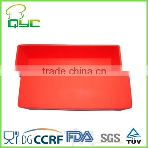 Non-stick Silicone Loaf Pan thumbnail-1