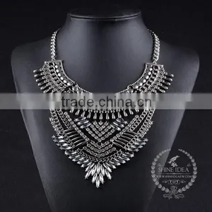 High Quality Vintage Rhinestone Chunky Statement Necklace Tin Alloy Fashion Women Pendant Necklace 6390146 thumbnail-2