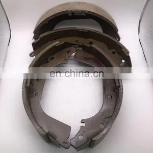 Good Quantity Wholesale Brake Shoe for HIACE COMMUTER 4 RUNNER HILUX LAND CRUISER 04495-35250 SHOE KIT, REAR BRAKE thumbnail-1