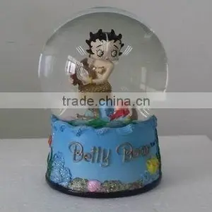 Magic Christmas Gift Snow Globe thumbnail-5