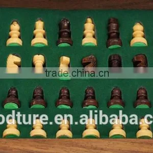 Mini Round Box Magnetic Wooden Chess Set thumbnail-5