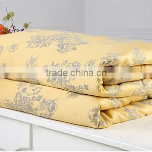 100% Silk Quilt With Jacquard Yellow Flower thumbnail-2