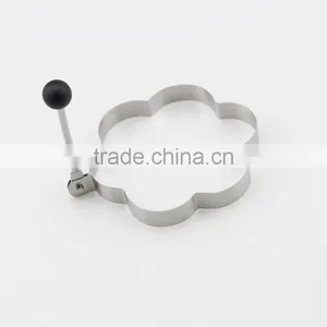 Pretty Flower Shape Fried Egg Mold thumbnail-1