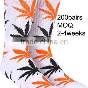 Wholesale Customized Quality Marijuana Leaf Socks thumbnail-1