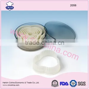 Plastic Biscuit Cutter Set Wavy Edge Flower Shape Nylon Cookie Cutter thumbnail-1