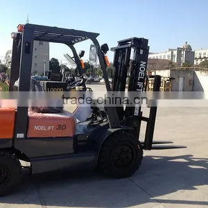 2.5ton Petrol Forklift Truck With Assembled Lamp thumbnail-1