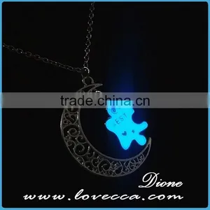 Fancy Glow Necklace Long Chain Alloy Vintage Jewelry Necklace Luminous thumbnail-2