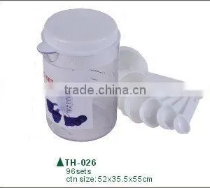 Plastic Measuring Cup With Measuring Spoons thumbnail-1