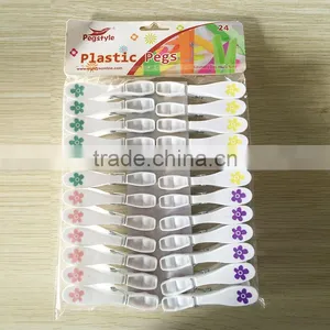 Maple Leaf Pattern Plastic Clothespins Laundry Clips Soft Grip Pegs Clothes Line Clips thumbnail-3