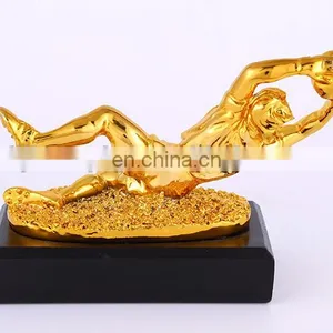 2016 Memorial Cup Football Goalkeeper Resin Trophy thumbnail-2