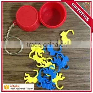 Wholesale Mini Plastic Barrel of Monkeys Game Toy Keychains thumbnail-1