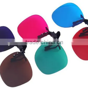 Clip on 3D Glasses thumbnail-1
