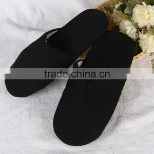Black Plastic Dot Cloth Waffle Hotel Slipper thumbnail-1