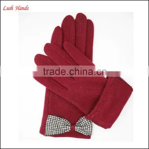 Lady's Red Spandex Velvet Warm Gloves With Supersoft Polyester Lining thumbnail-1
