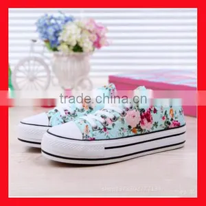 Beautiful Floral Pattern Canvas Shoes Lace up Woman Casual Shoe Trendy thumbnail-1