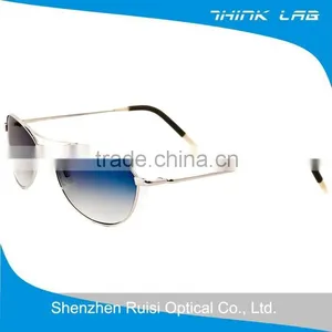 Italian Hot Sell Fahionable Sunglass With High Quality thumbnail-1