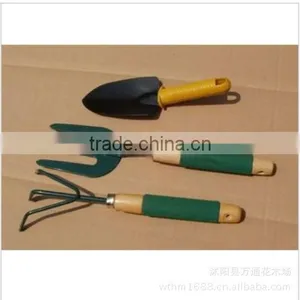 Mini Wooden Handle Spade thumbnail-1