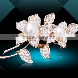 Upscale Gold Plated Red Crystal Hijab Pins Rhinestone Brooch for Engagement thumbnail-1