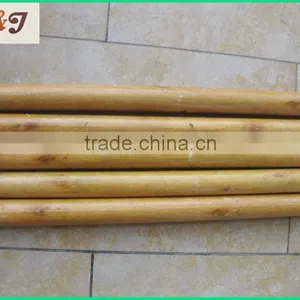 Varnished Wooden Spade Handle thumbnail-3