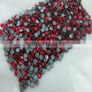 China Factory Wholesale Shiny Leed Free and Multi Size Crystal Hot Fix Rhinestone Templates for Garment thumbnail-1