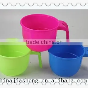 Colorful Good Quality Plastic Bowl With Lid and Handle thumbnail-1