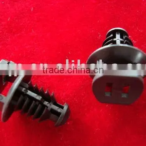Automotive Plastic Clip thumbnail-1