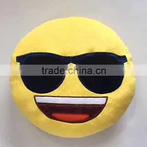 2016 NEW China Factory Emoji Sunglasses Pillow thumbnail-1