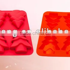 Christmas Tree Silicone Ice Cube Tray / Biscuit Molds thumbnail-1