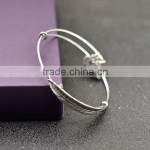 Zm53383a Feather Shape Gold Bangle Bracelet Gold Plated Wedding Accessory thumbnail-4