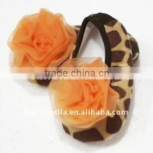 Baby Giraffe Crib Shoes With Orange Rosettes thumbnail-1