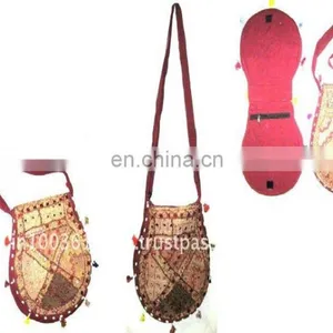 Tassels With Embroidred Shoulder Bags thumbnail-1