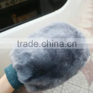 Best Selling Two Side Pure Sheepskin Wash Mitt for Car Care China Supplier thumbnail-4