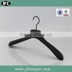 HA7066 Strong Plastic Dress Hanger Non Slip Rubber Coated Coat Hanger thumbnail-1
