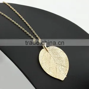 Noble Retro Leaf Necklace Sweater Chain Gold Leaf Long Necklace Quality Choice thumbnail-3