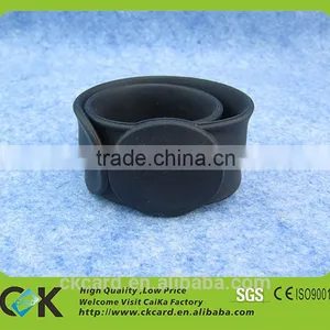 Customize Silicone Pat Band Snap Bracelet Wholesale thumbnail-4