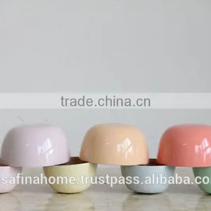 Round Colored Lacquer Bamboo Salad Bowl thumbnail-1