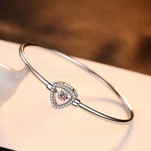 Stylish Zircon Bracelet Sparkles With a Diamond-Studded Classic thumbnail-1