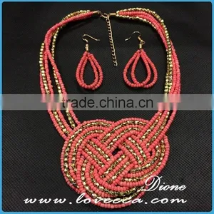 Gold Necklace Collar thumbnail-1